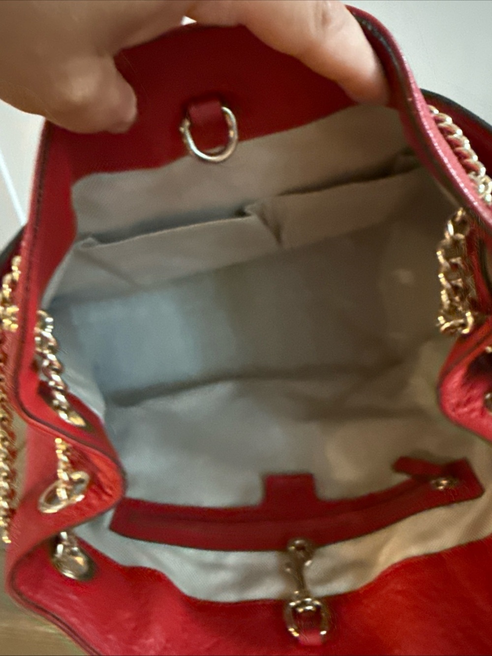 Gucci Red Pebbled Leather Shoulder Bag with Gold Chains - Picture 7 of 16